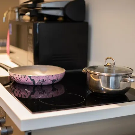 Comfy Modern - Near Mall Of Appartamento